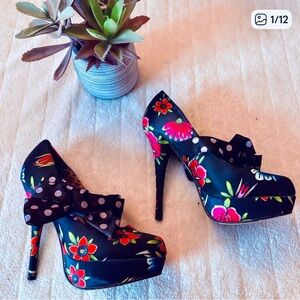 Vintage Inspired Pinup Floral High Heels with Bow Accent